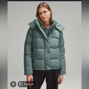 Lululemon Wunder Puff GreenWomen's Jacket size 4 missing hood like new